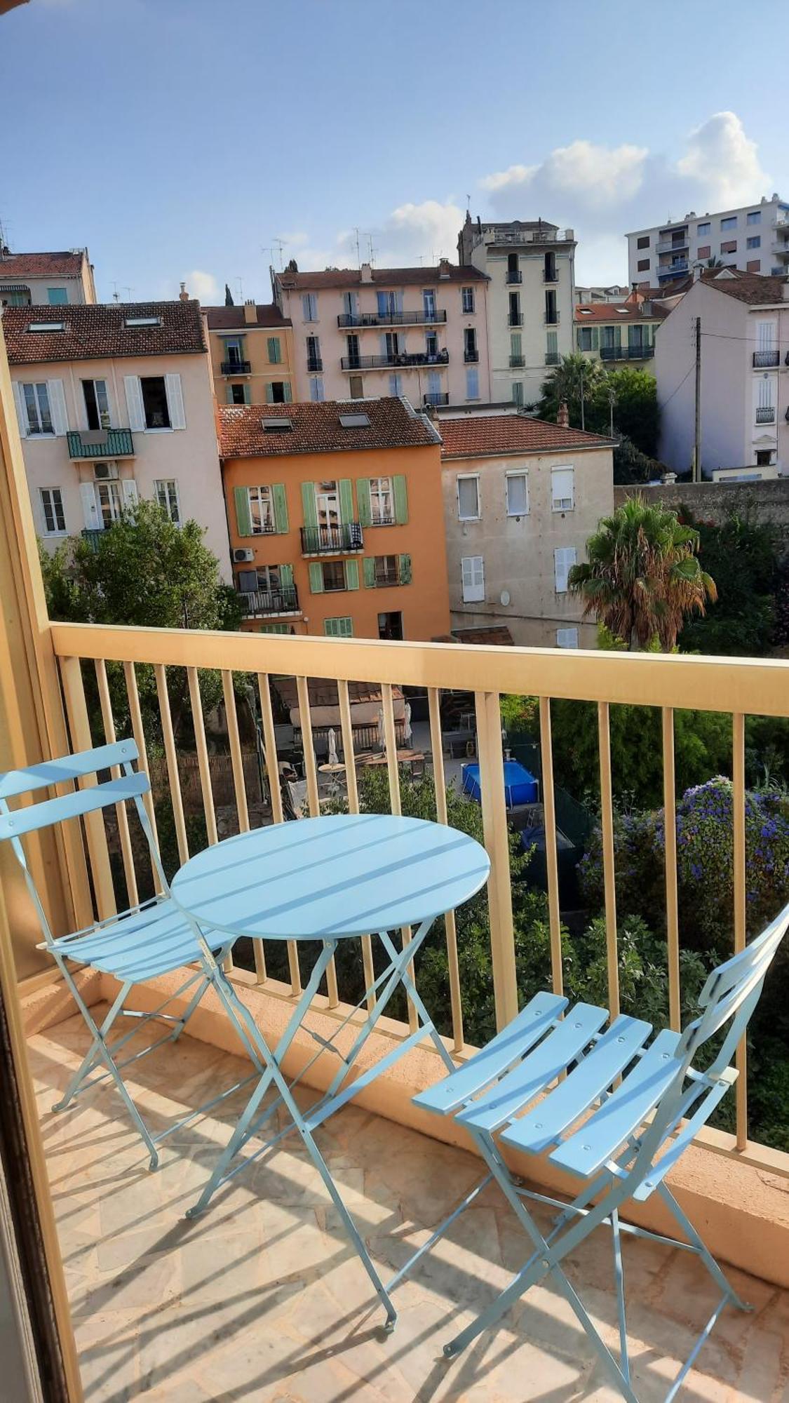 Sunny Mercury - Room In Apartment Cannes Buitenkant foto